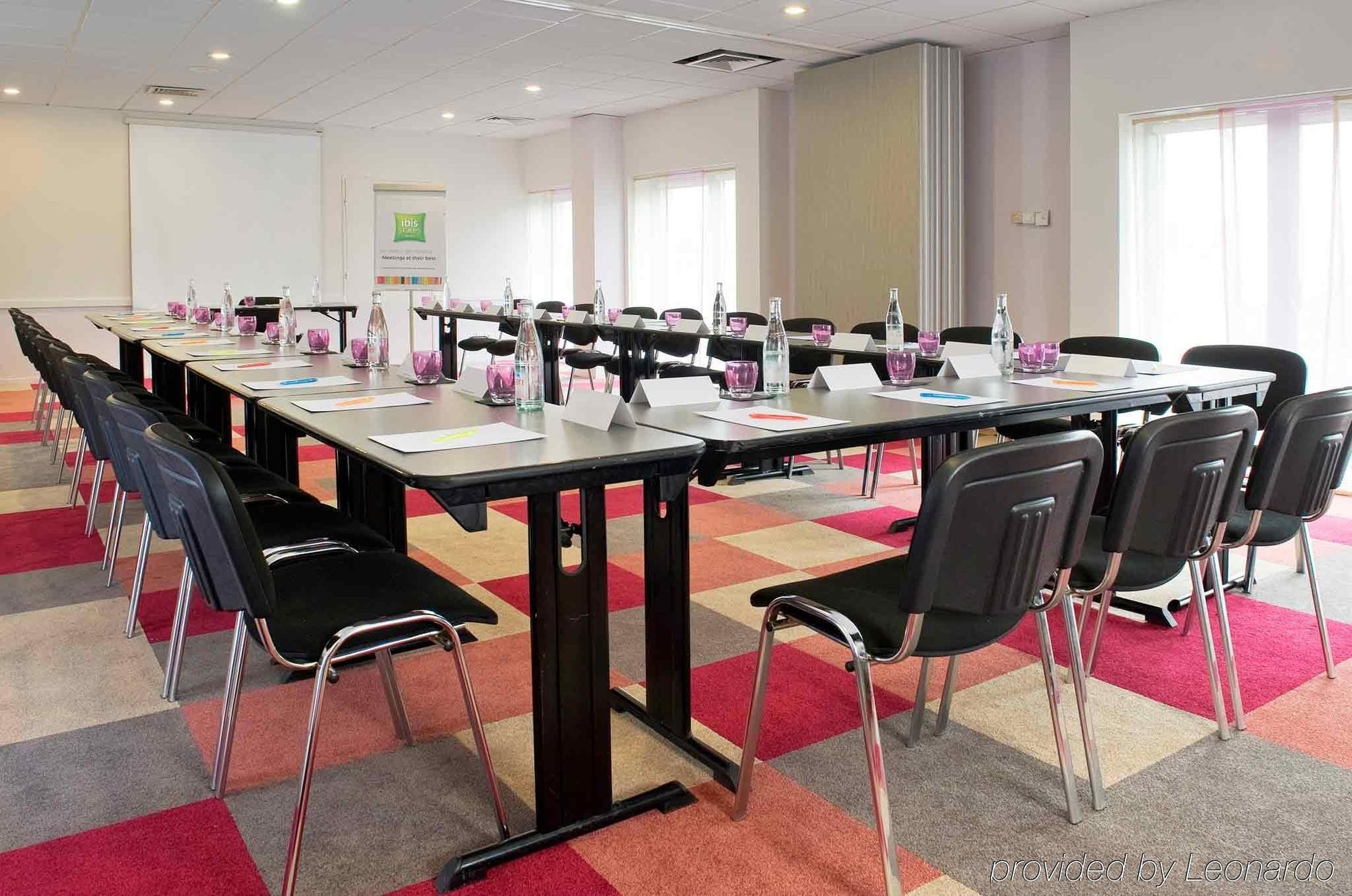 Hotel Ibis Styles Melun Rubelles Zewnętrze zdjęcie